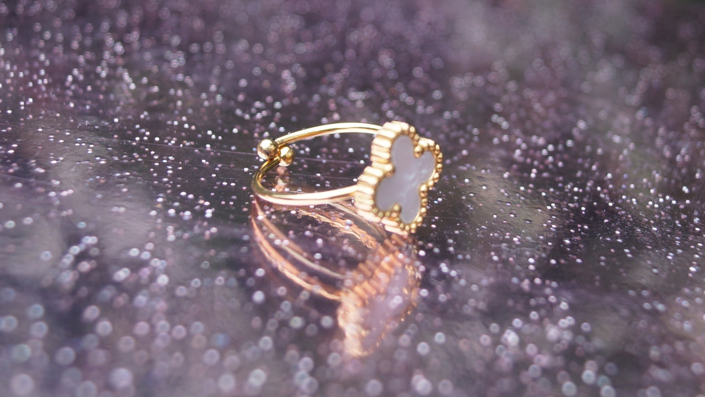 Pearlescent Clover Style Gold Ring