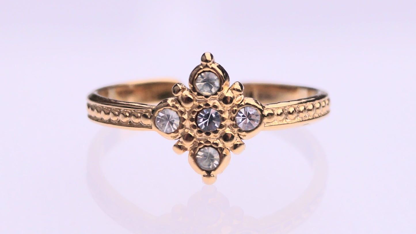 Zirconia Diamond Design Gold Ring