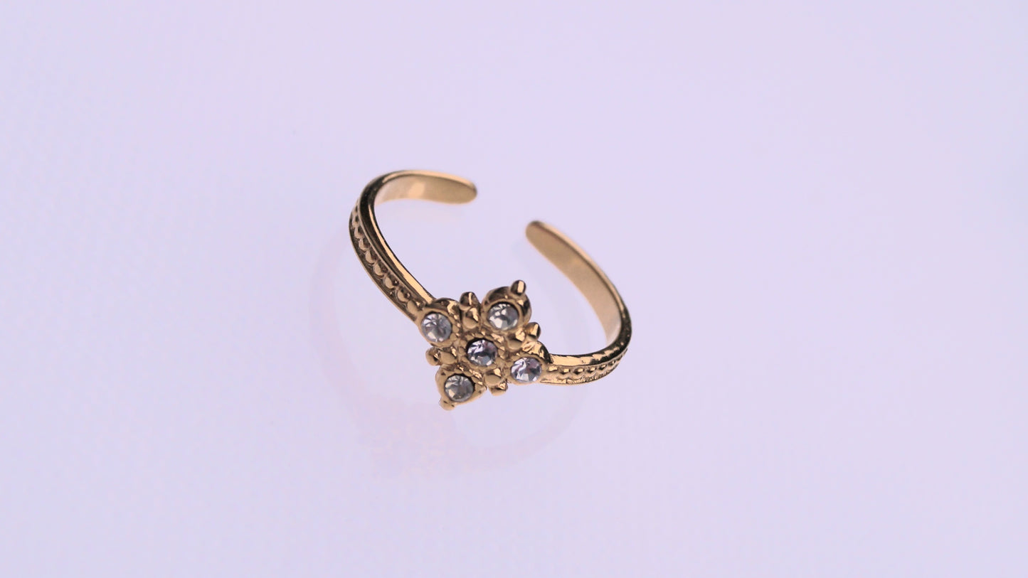 Zirconia Diamond Design Gold Ring