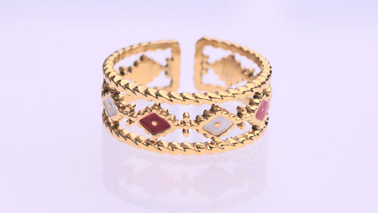 Red & White Diamond Pattern Gold Ring